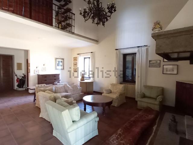 Villetta bifamiliare in affitto di 260 m² in Via Colle dello Stinco