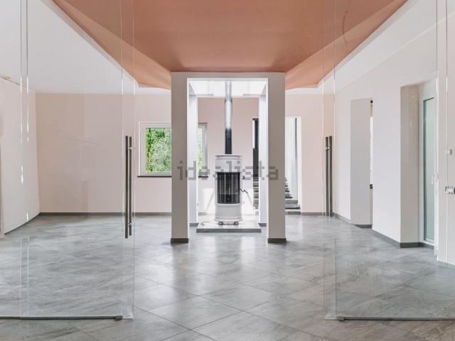 Villetta bifamiliare in affitto di 270 m² in Strada Santissimi Ilario e Valentino, 5