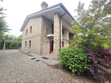 Villetta bifamiliare in affitto di 285 m²