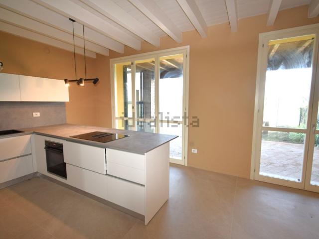 Villetta bifamiliare in affitto di 200 m² in Strada Martinella