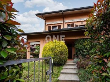 Villetta bifamiliare in affitto di 200 m² in Via Cesare Beccaria, 7