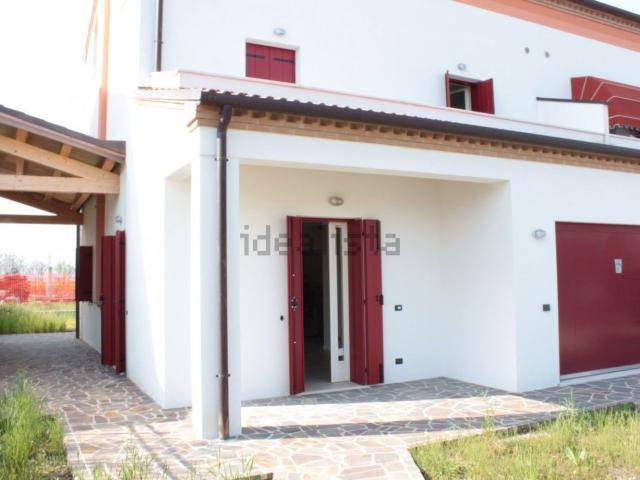 Villetta bifamiliare in affitto di 200 m² in Via dei Castagni