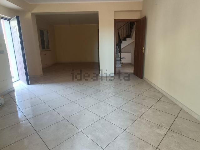 Villetta bifamiliare in affitto di 200 m² in Via Don Luigi Sturzo, 83