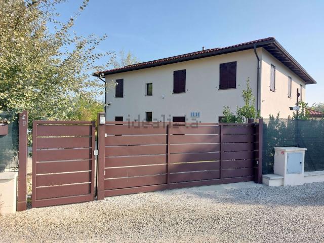 Villetta bifamiliare in affitto di 210 m² in Via Castiglia