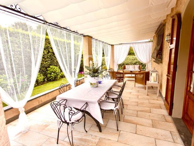 Villetta bifamiliare in affitto di 211 m² in Via Palmiro Togliatti, 45