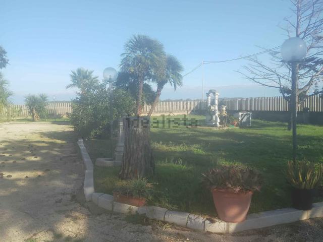 Villetta bifamiliare in affitto di 220 m² in Località rivolta, 1