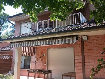 Villetta bifamiliare in affitto di 220 m² in Via dei Cedri