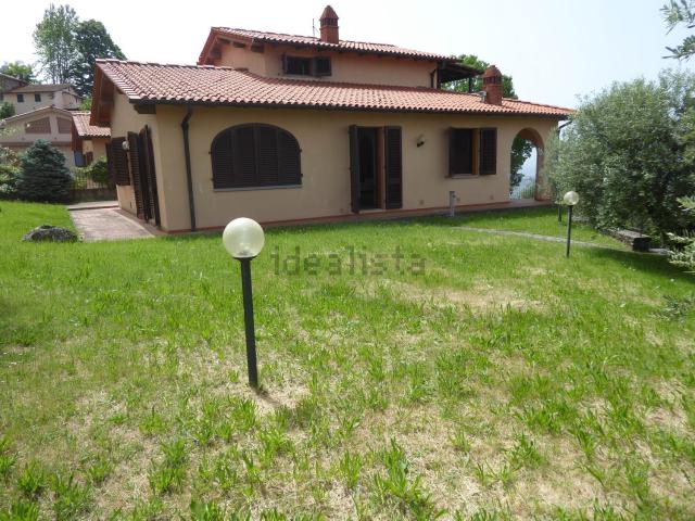 Villetta bifamiliare in affitto di 220 m² in Via Sette Ponti