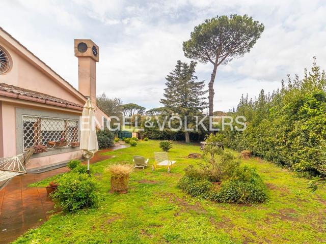 Villetta bifamiliare in affitto di 225 m² in Largo Olgiata