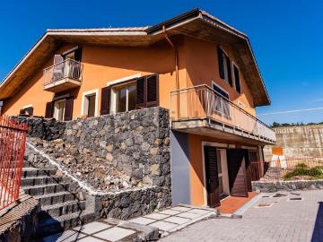 Villetta bifamiliare in affitto di 300 m² in Via Guiseppe Mazzini, 1