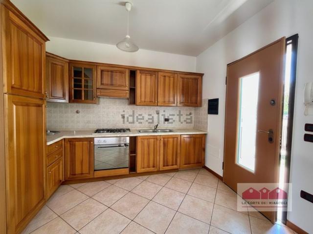Villetta bifamiliare in affitto di 65 m² in Via dell&apos Artigianato, 4