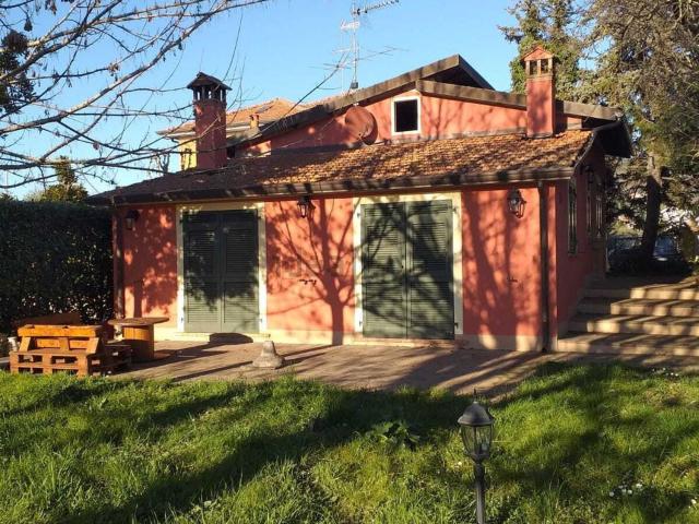 Villetta bifamiliare in affitto di 95 m² in Via Indipendenza