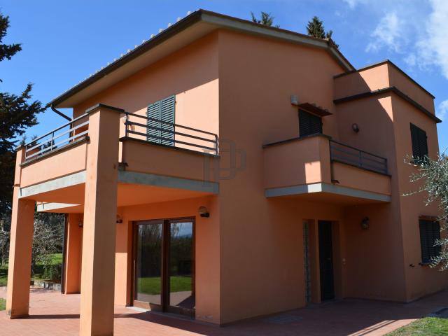 Villetta indipendente con giardino – P&P
