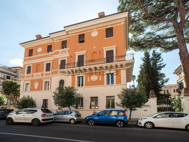 Villetta indipendente in affitto di 400 m² in Via Antonio Bertoloni