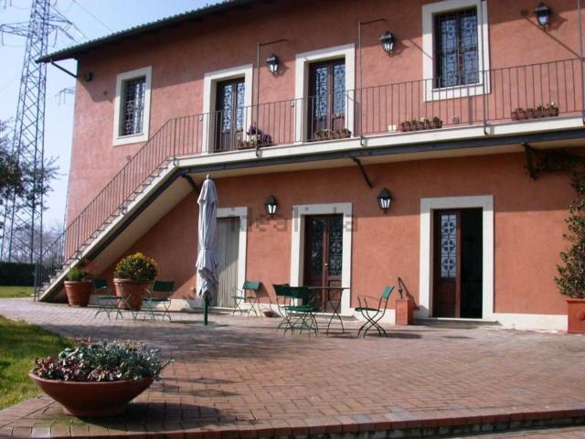 Villetta indipendente in affitto di 460 m² in Via della Bufalotta
