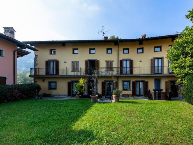 Villetta indipendente in affitto di 535 m² in Via Castagneta, 37