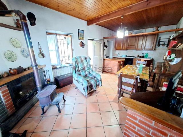 Villetta indipendente in affitto di 55 m² in Frazione Pannesi