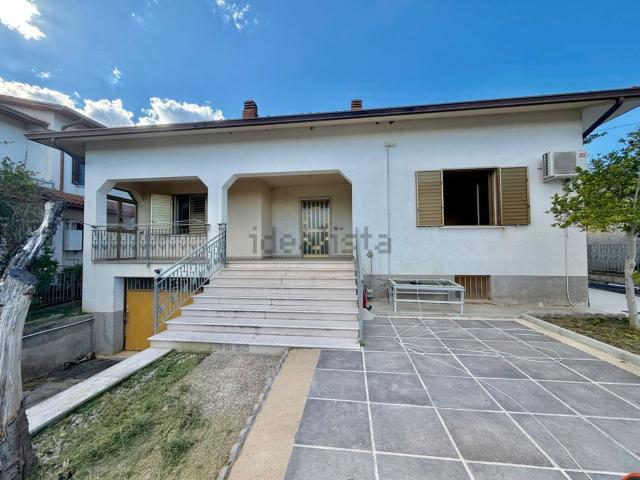 Villetta indipendente in affitto di 91 m² in Contrada Pantano