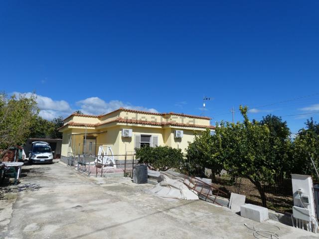Villetta indipendente in affitto di 96 m² in Via Monti Climiti