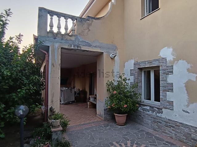 Villetta indipendente in affitto di 100 m² in Via dei Conti Falluc