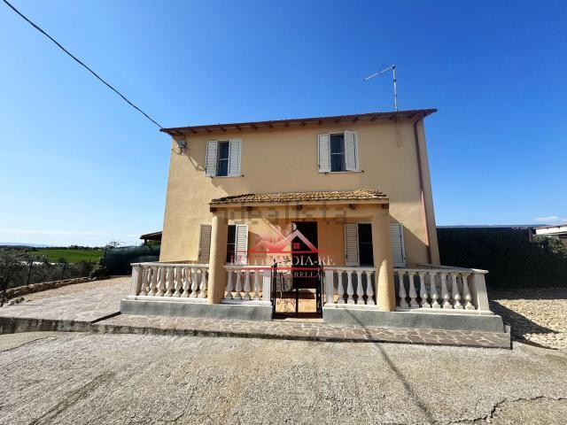 Villetta indipendente in affitto di 100 m² in Strada Ghiacciuolo