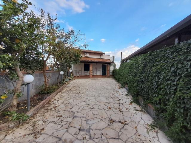 Villetta indipendente in affitto di 114 m² in Via Grotticelle