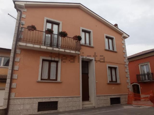 Villetta indipendente in affitto di 115 m² in Corso Umberto I, 2