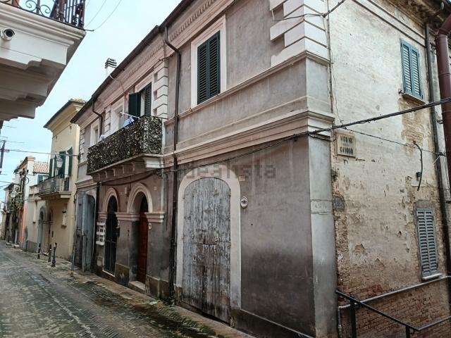 Villetta indipendente in affitto di 120 m² in Via Camillo Benso Conte di Cavour, 22