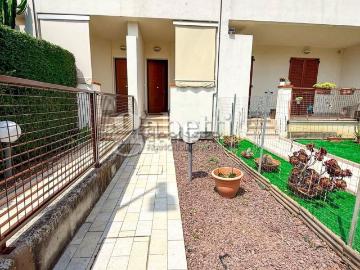 Villetta indipendente in affitto di 123 m² in Via Eduardo de Filippo