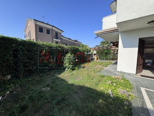 Villetta indipendente in affitto di 127 m² in Via Bartolomeo Colleoni