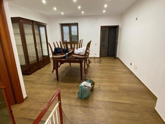Villetta indipendente in affitto di 130 m² in Via Giovenale
