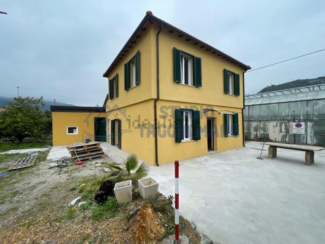 Villetta indipendente in affitto di 130 m² in Via San Francesco