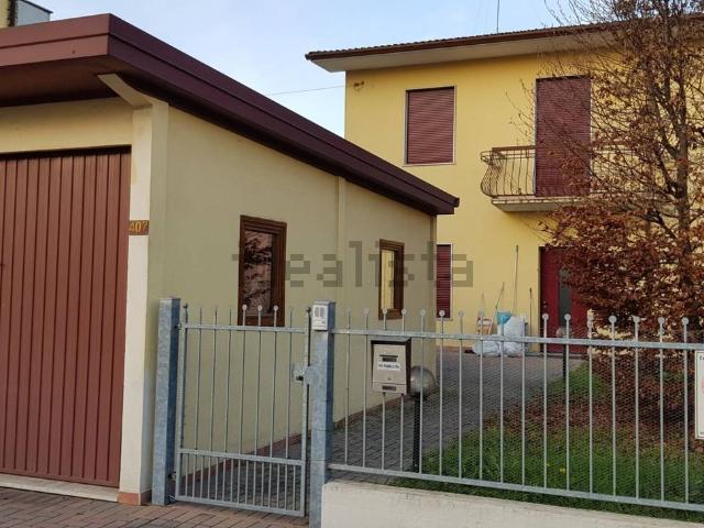 Villetta indipendente in affitto di 130 m² in Strada Ca&apos  Balbi, 300