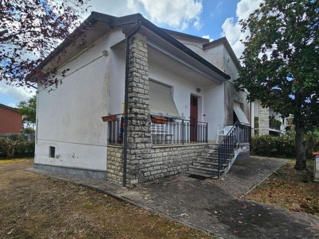 Villetta indipendente in affitto di 134 m² in Via Leonardo Da Vinci