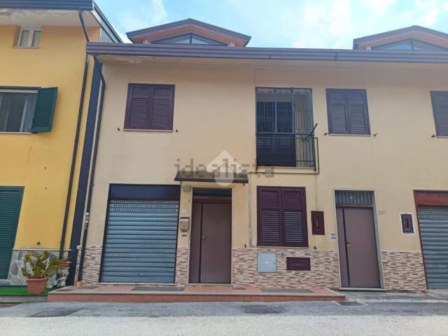 Villetta indipendente in affitto di 135 m² in Via Pasquale Roberto, 31