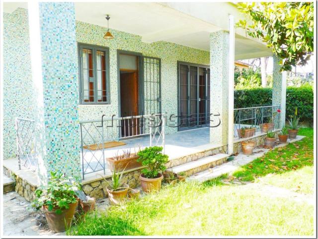 Villetta indipendente in affitto di 140 m² in Viale Castellammare, 44