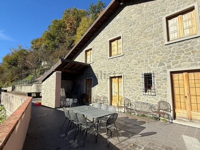 Villetta indipendente in affitto di 159 m² in Via prota