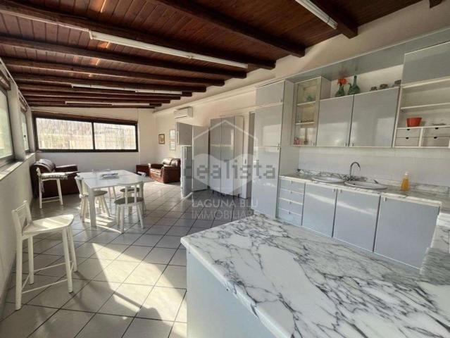 Villetta indipendente in affitto di 160 m²