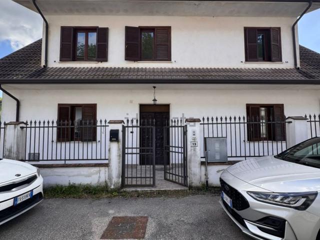 Villetta indipendente in affitto di 160 m² in Via Fraioli