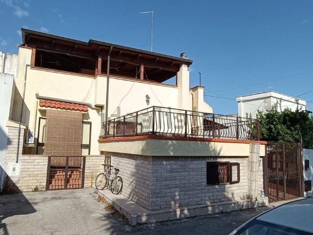Villetta indipendente in affitto di 162 m² in Via Macchie, 24