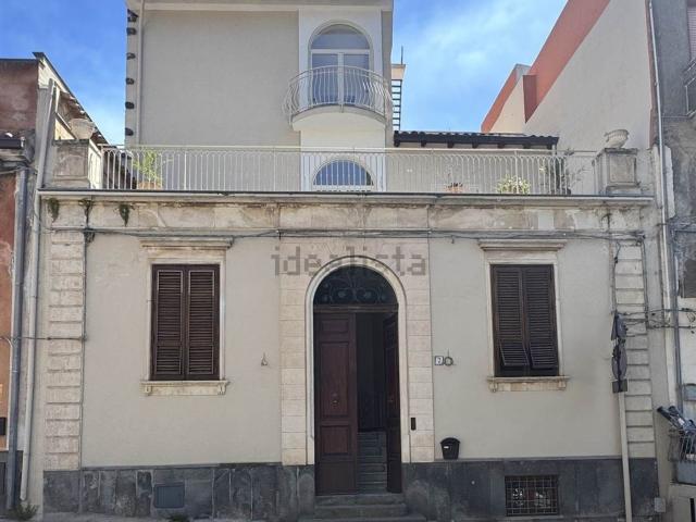 Villetta indipendente in affitto di 200 m²