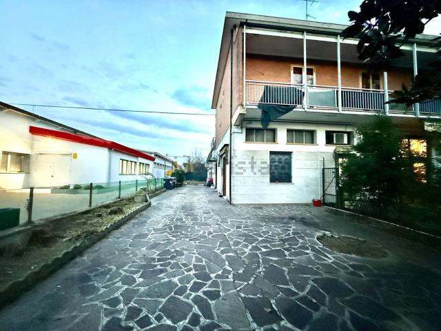 Villetta indipendente in affitto di 200 m² in Via dei Fonditori, 40