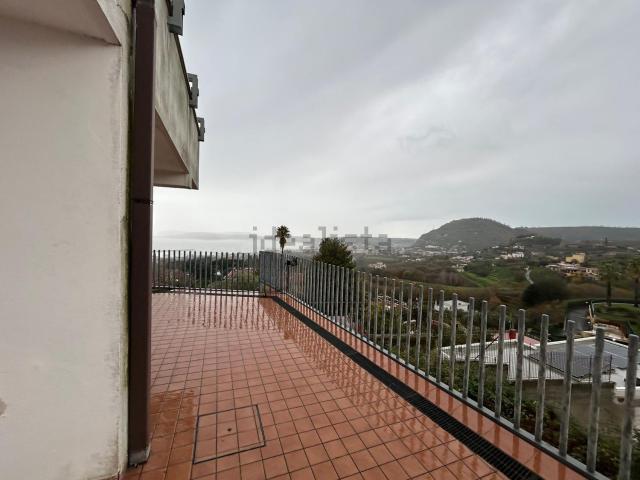 Villetta indipendente in affitto di 200 m² in Via Solfatara
