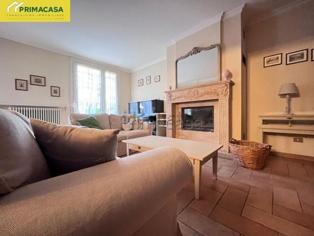 Villetta indipendente in affitto di 211 m² in Via Andrea Costa