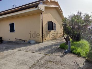 Villetta indipendente in affitto di 220 m² in Viale XX Settembre
