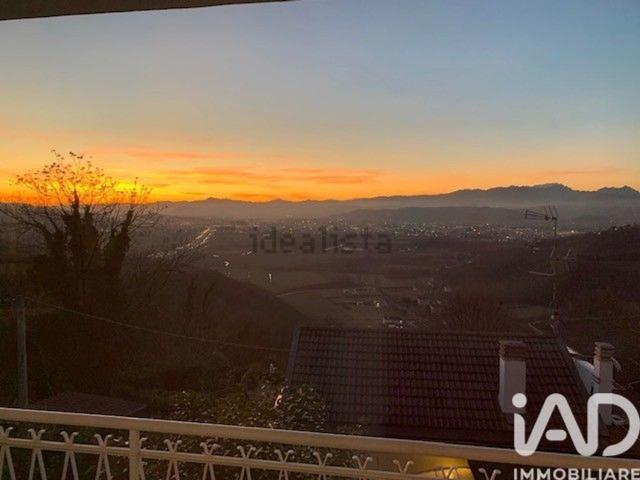 Villetta indipendente in affitto di 220 m² in Viale Dieci Giugno