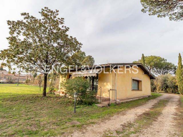 Villetta indipendente in affitto di 230 m² in Via Prenestina
