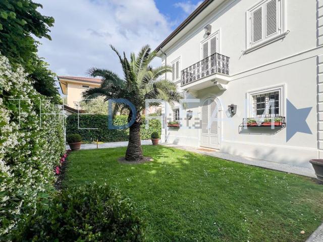 Villetta indipendente in affitto di 238 m² in Via Michelangelo Buonarroti, 5