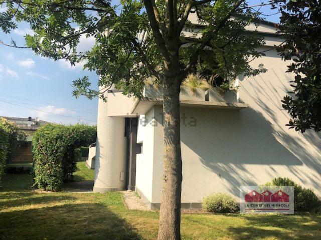 Villetta indipendente in affitto di 250 m² in Via C. Monteverdi, 18