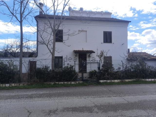 Villetta indipendente in affitto di 250 m² in Contrada Rotacupa